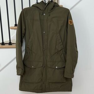 Fjallraven Women’s Greenland Winter Parka, Medium